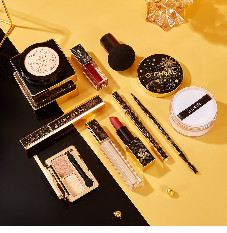 情人节同款淡彩妆套装生日记初学新手口红化妆品全套组合礼盒snii苗族