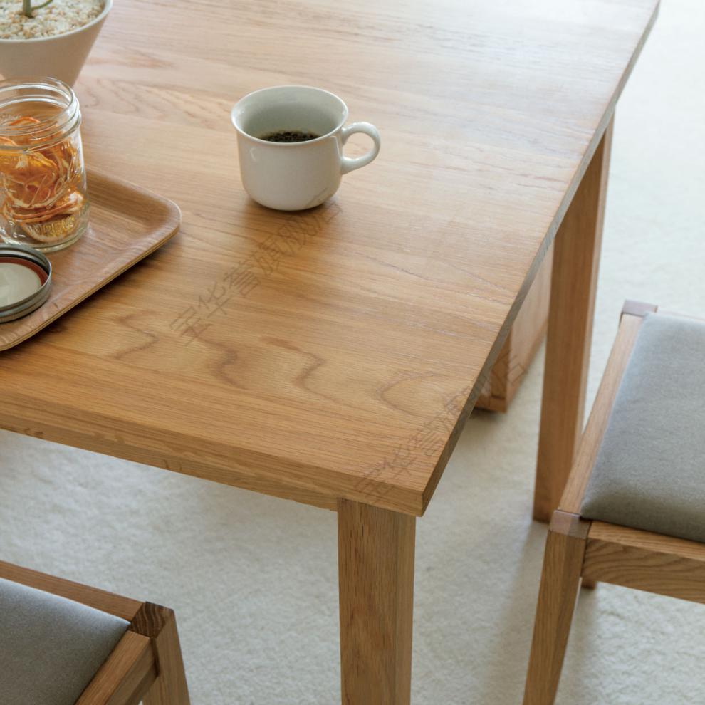 北欧白橡木实木餐桌日式简约现代原木黑胡桃木餐桌 4把方椅