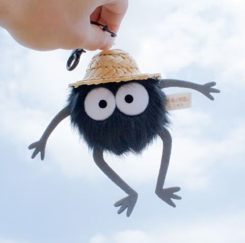 新品龙猫公仔挂件钥匙扣千与千寻小煤球书包包挂件龙猫公仔日系小煤球