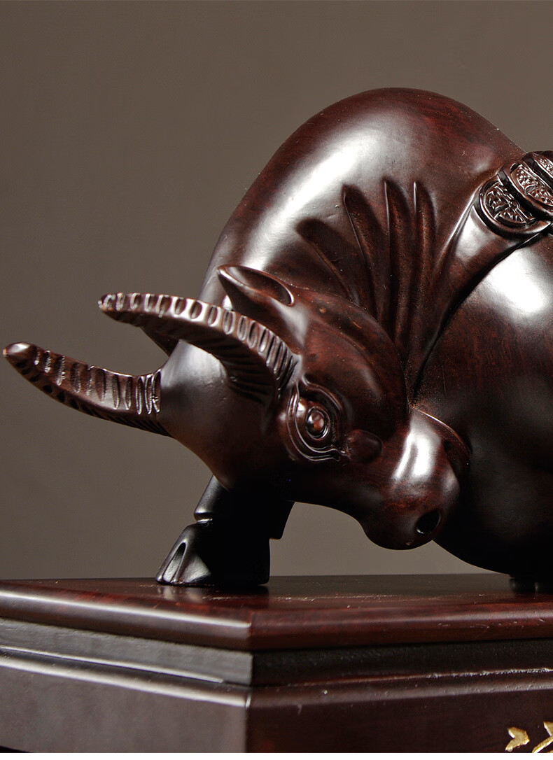 lism实木质雕刻牛摆件动物生肖牛气冲天红木家居办公室装饰工艺品精雕