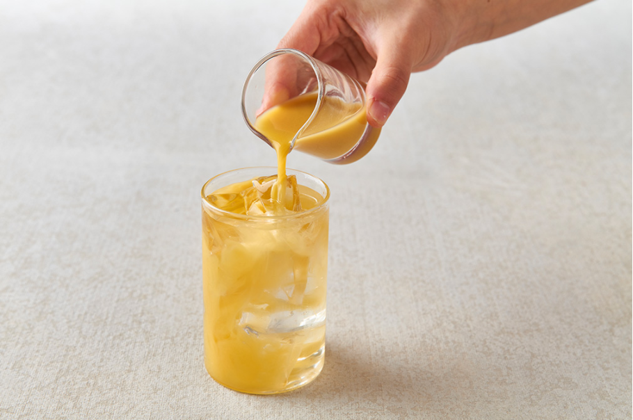 韩国直发day可以喝的vc卡曼橘原液1l天然小红薯同款1l3袋入一个杯子