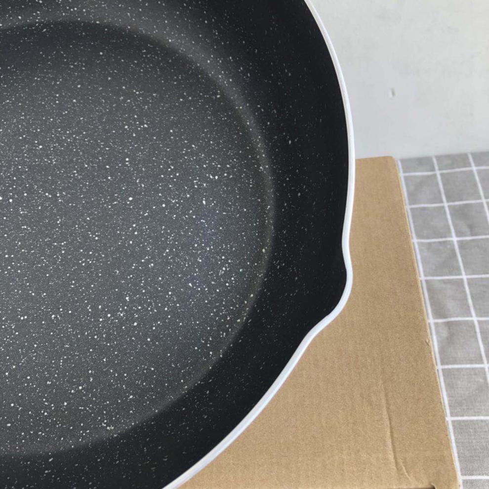 日本麦饭石不粘锅出口日本深煎锅麦饭石纹不粘锅26cm炒锅汤锅宝宝辅食