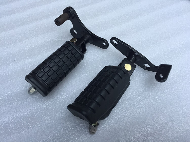 适用于摩托车配件嘉陵cbt125本田王春兰豹cl125前脚踏后脚蹬三角板 前