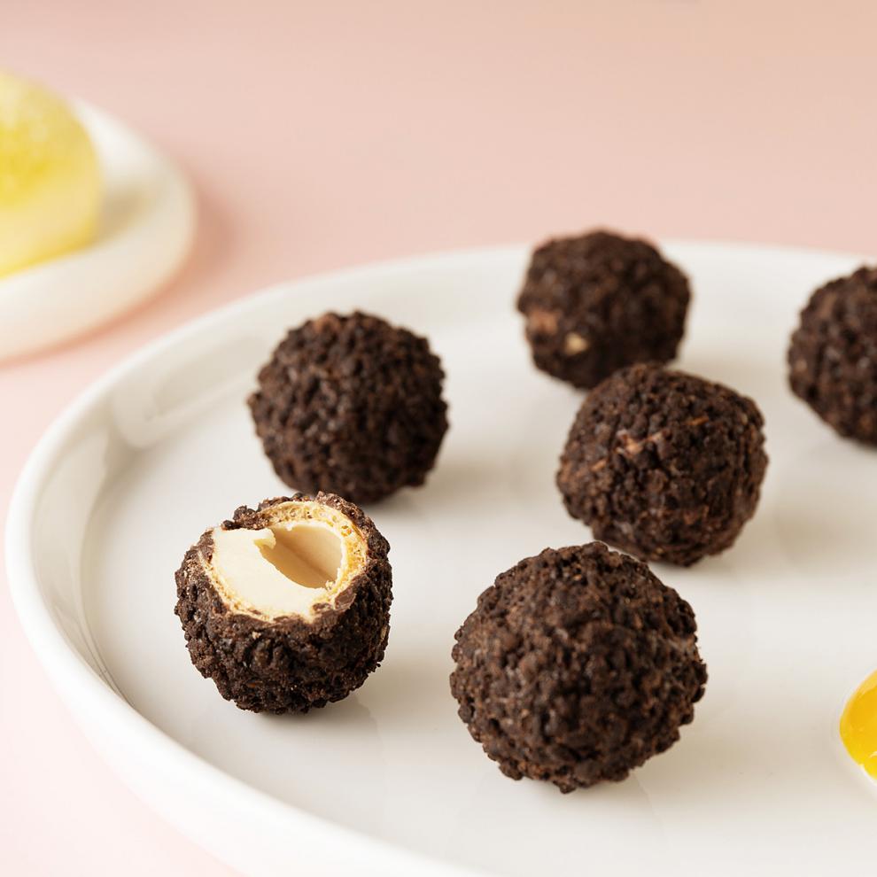 爆浆曲奇小丸子盒装网红零食爆浆夹心巧克力球流心小圆子独立包装