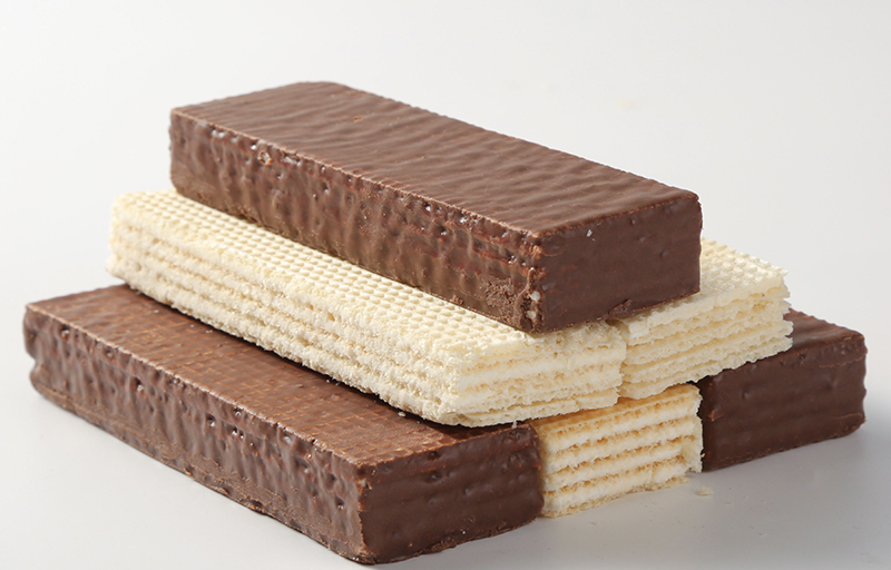 坚果巧克力涂层威化饼干水果味夹心饼 休闲零食整箱散装5斤 买半斤餸