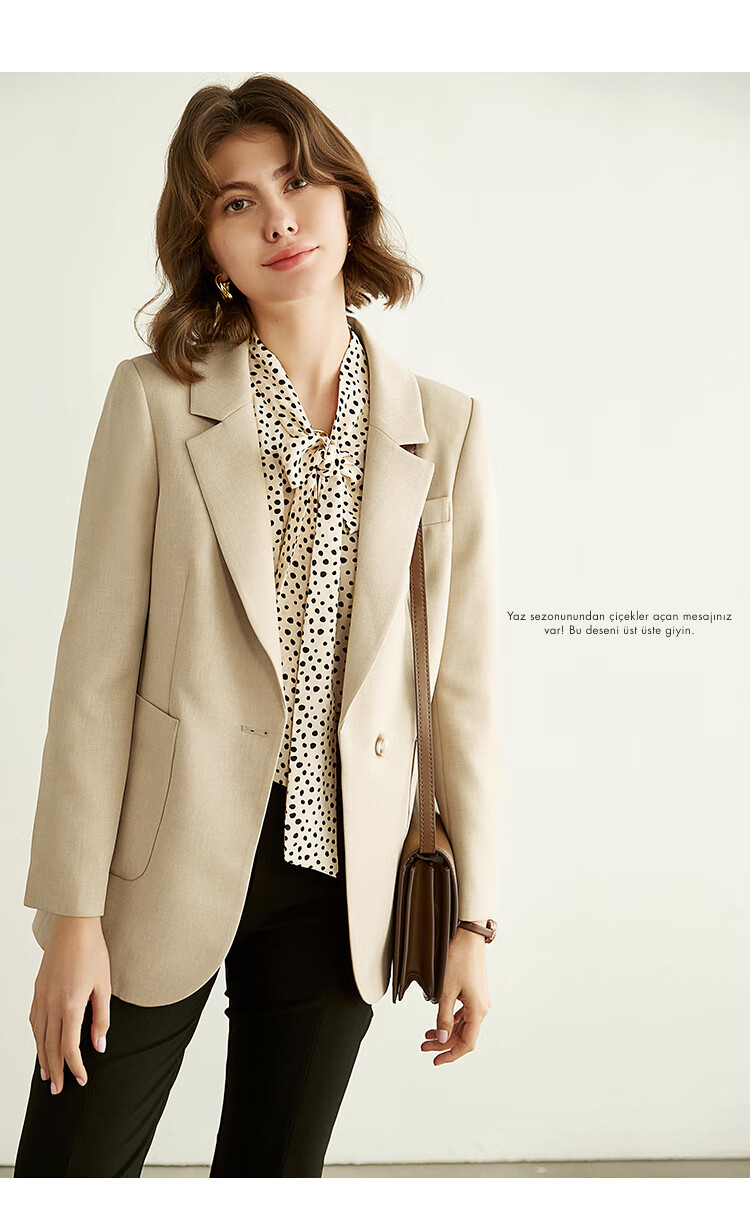 法曼萱赫本风米黄色短款西装女2022年春季新款时尚显瘦小个子外套米色