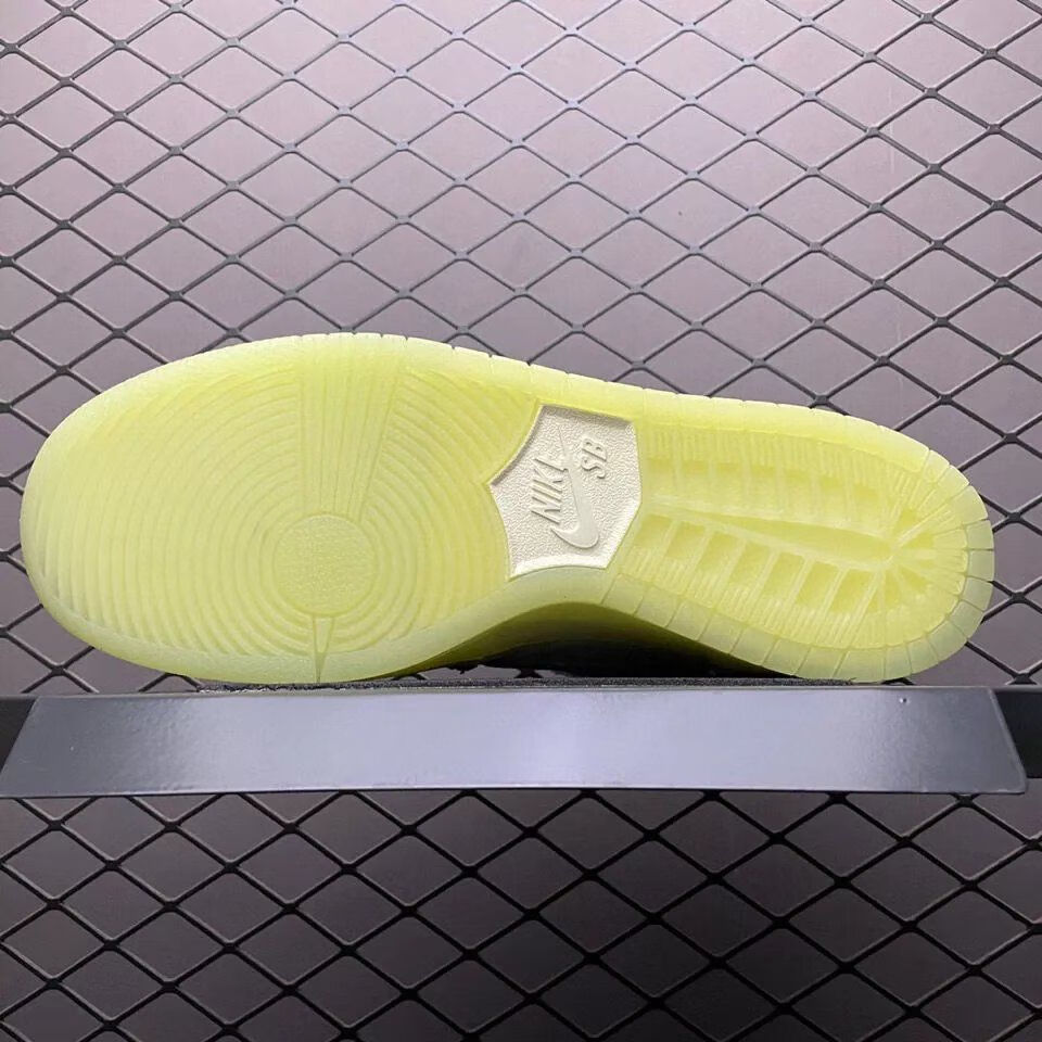 鞋底材质:橡胶闭合方式:系带功能:耐磨,透气,减震运动系列:dunk流行