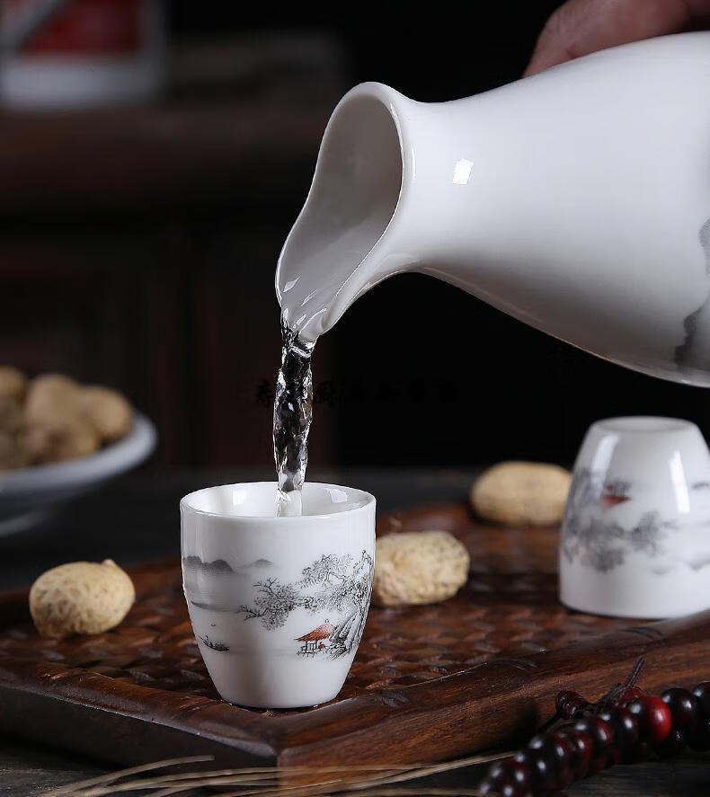 茅台五粮液舍得酒通用高级酒具陶瓷酒杯套装家用酒具白酒杯仿古风分
