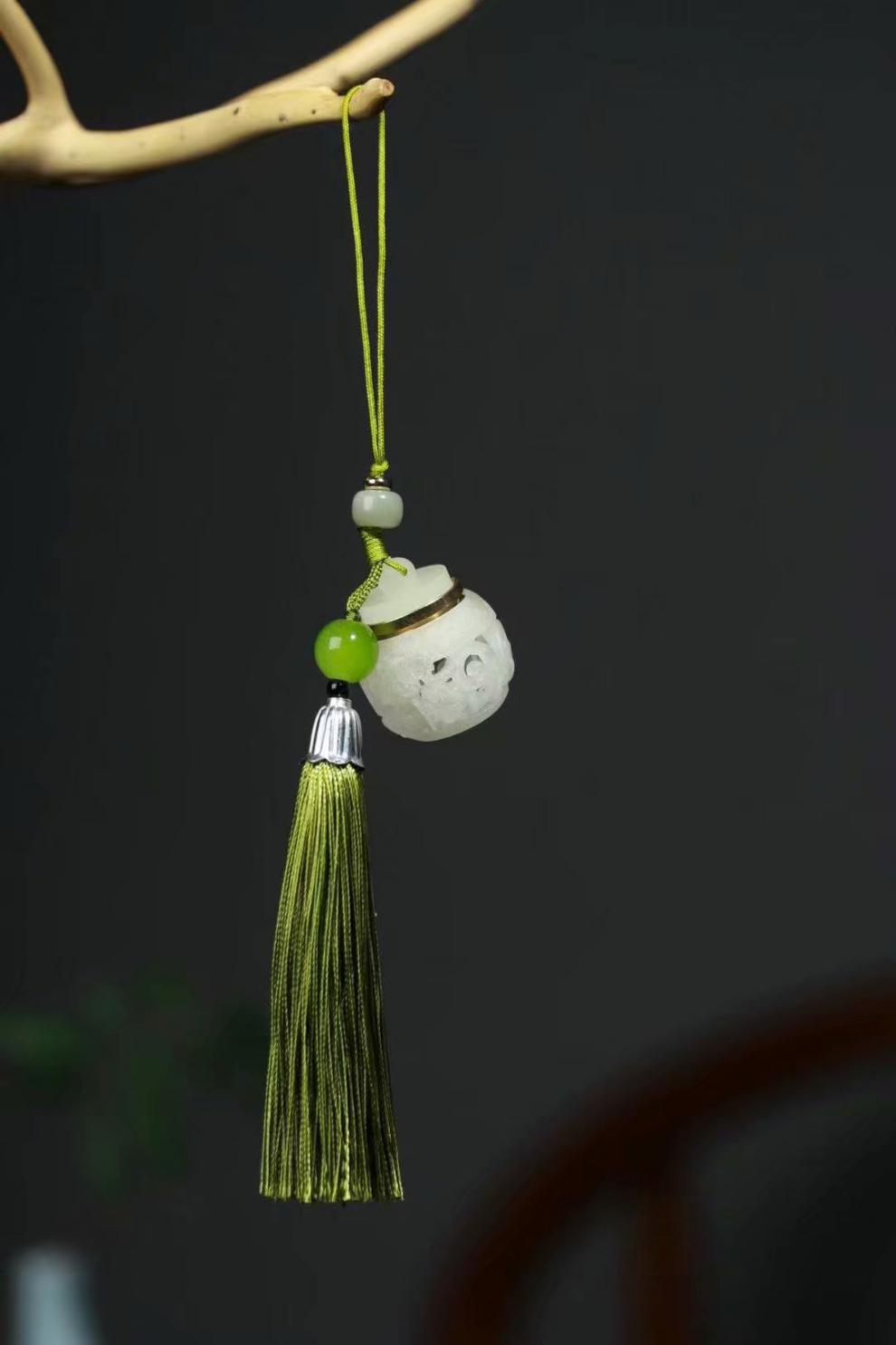 【精选好货】铃铛挂件古风绿檀木中式香囊球吊坠手机链挂件古风莲花款