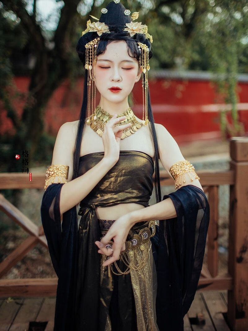 敦煌飞天汉服女古装汉服女玉生烟披帛敦煌飞天舞台西域风情汉服洛神