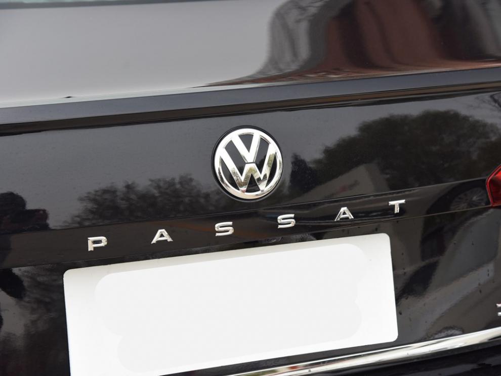 适用于大众帕萨特字母贴车尾车标改装330380tsi新款装饰贴passat车标