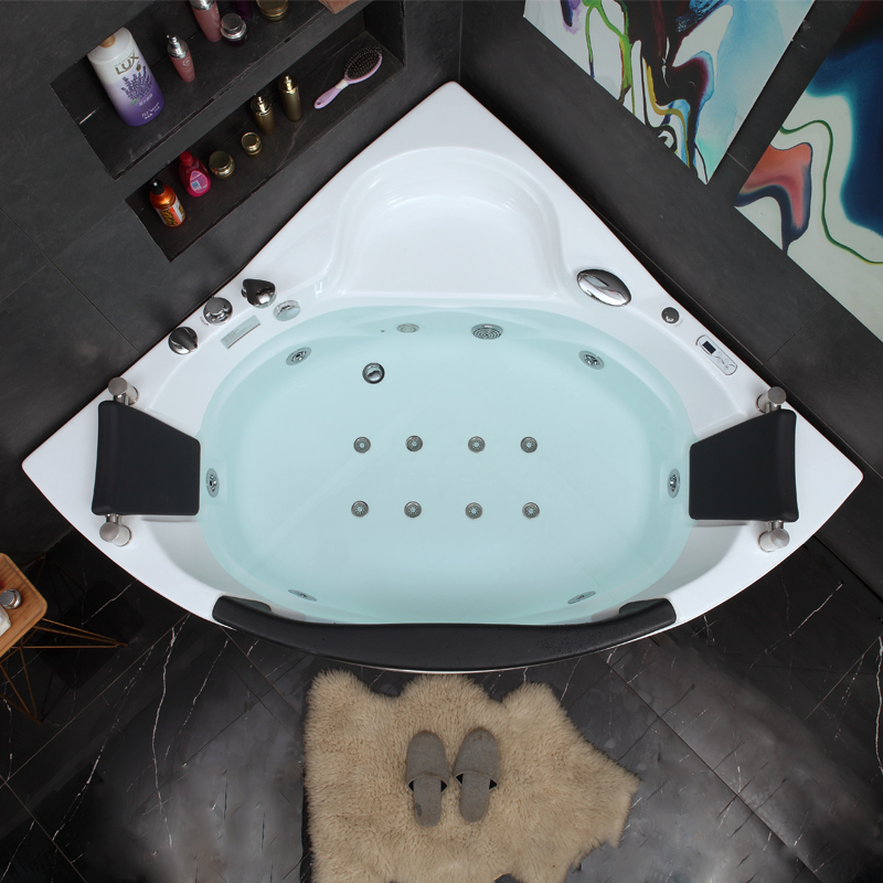 日式扇形浴缸双人扇形情侣三角形钻石形成人家用小户型转角浴缸拿波里