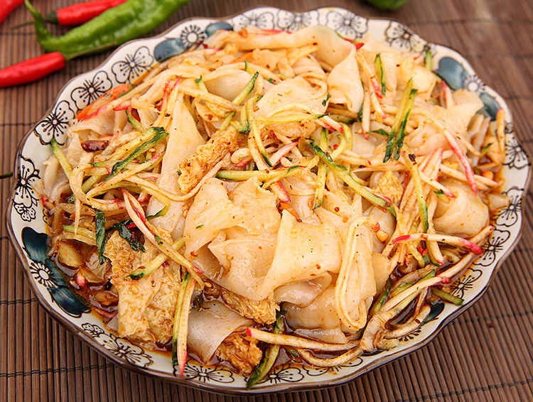 正宗内蒙凉皮 巴盟面精 香辣酿皮 烂腌菜 方便速食600g*2份 酿皮600克