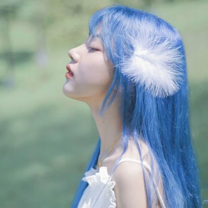 流行湖泊蓝潮色染发剂2021流行色天空蓝灰染发膏不沾