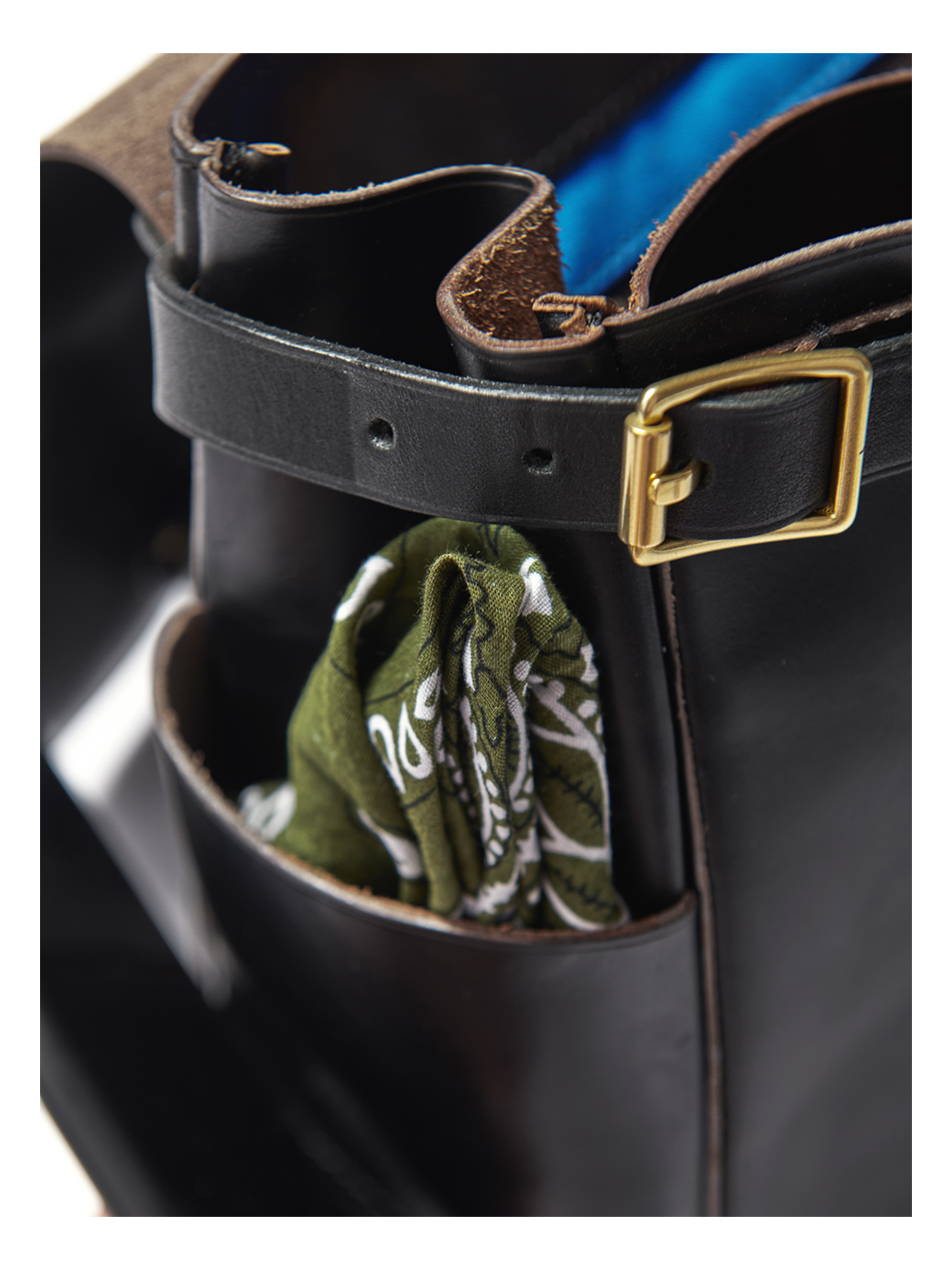 玩累了的孩子机车信使斜挎邮差包riri拉链茶芯牛皮可旧化美式复古美国