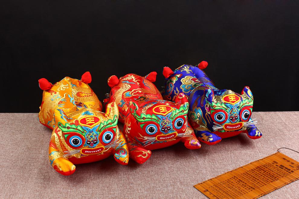 老粗布虎头枕 新生儿布老虎双头传统民俗手工刺绣虎头枕婴儿满月抓周