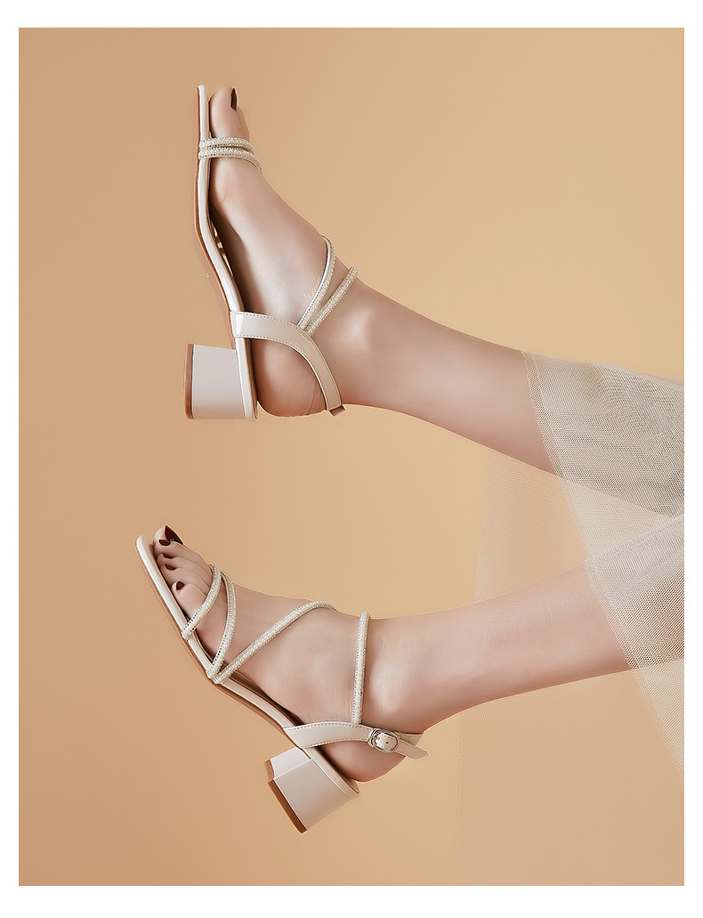 达芙妮交叉一字带水晶中跟35cm鞋子粗跟凉鞋女2021年新款女鞋夏季红色