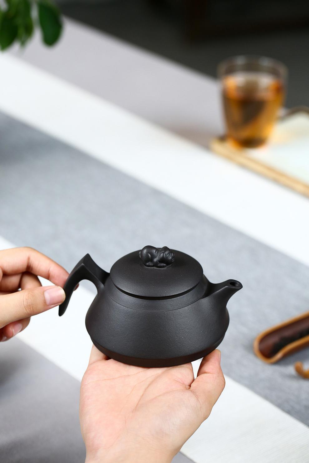 原矿黑泥紫砂壶宜兴紫砂壶原矿黑泥福猪壶茶壶名家手制230cc9孔礼收藏