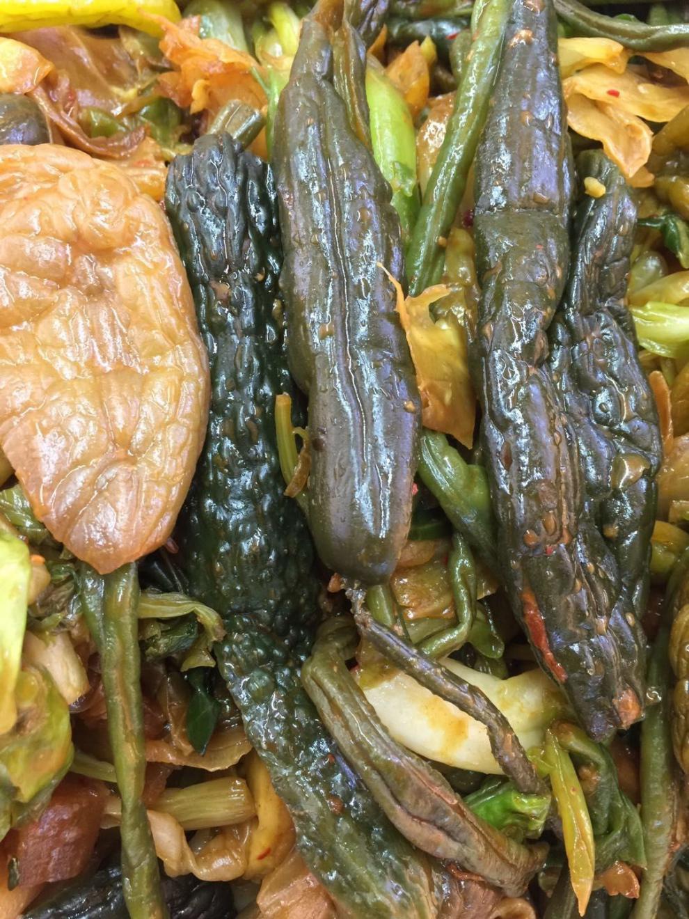 咸菜东北酱缸咸菜酱杂菜芹菜长豆黄瓜甘蓝乡特产吉林500g农村臭酱咸口