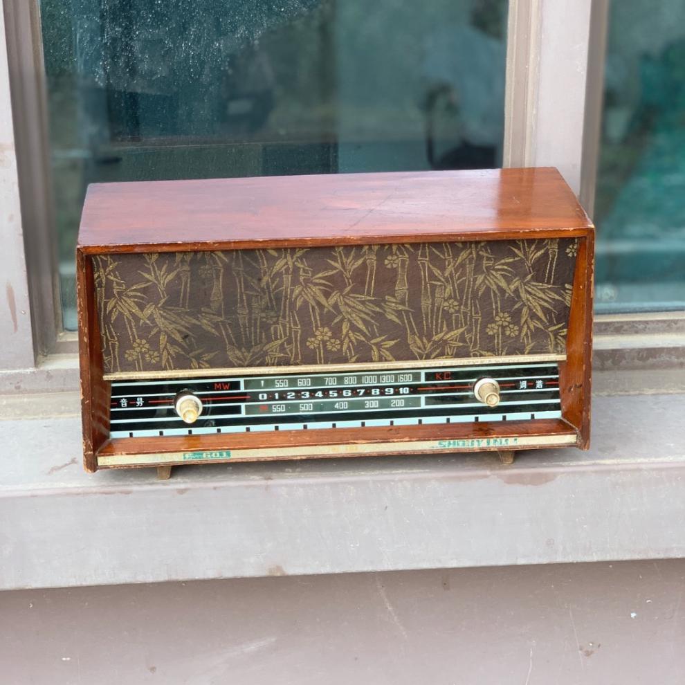 60老物件怀旧老式收音机戏匣子黑白电视机影视直播间民俗农家乐装饰