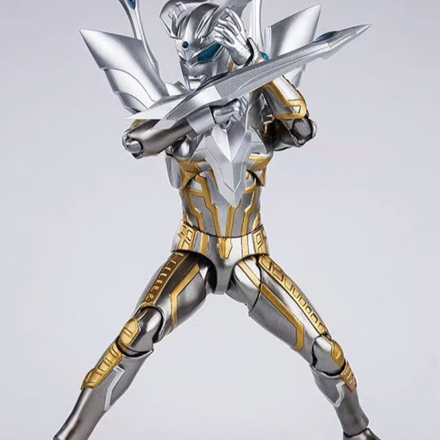 万代(bandai)光辉赛罗shf奥特曼手办同款究极闪耀形态儿童男孩超可动