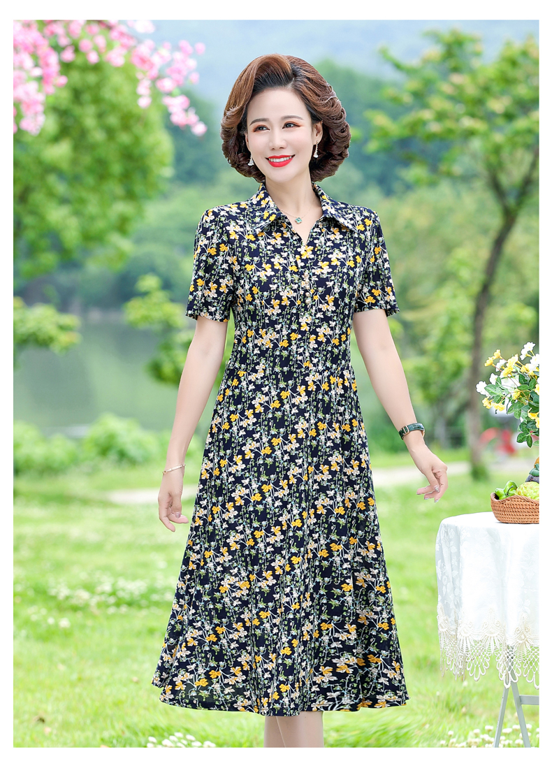 带领的中老年人连衣裙子新款妈妈时尚洋气女40-50岁短袖老人有领子