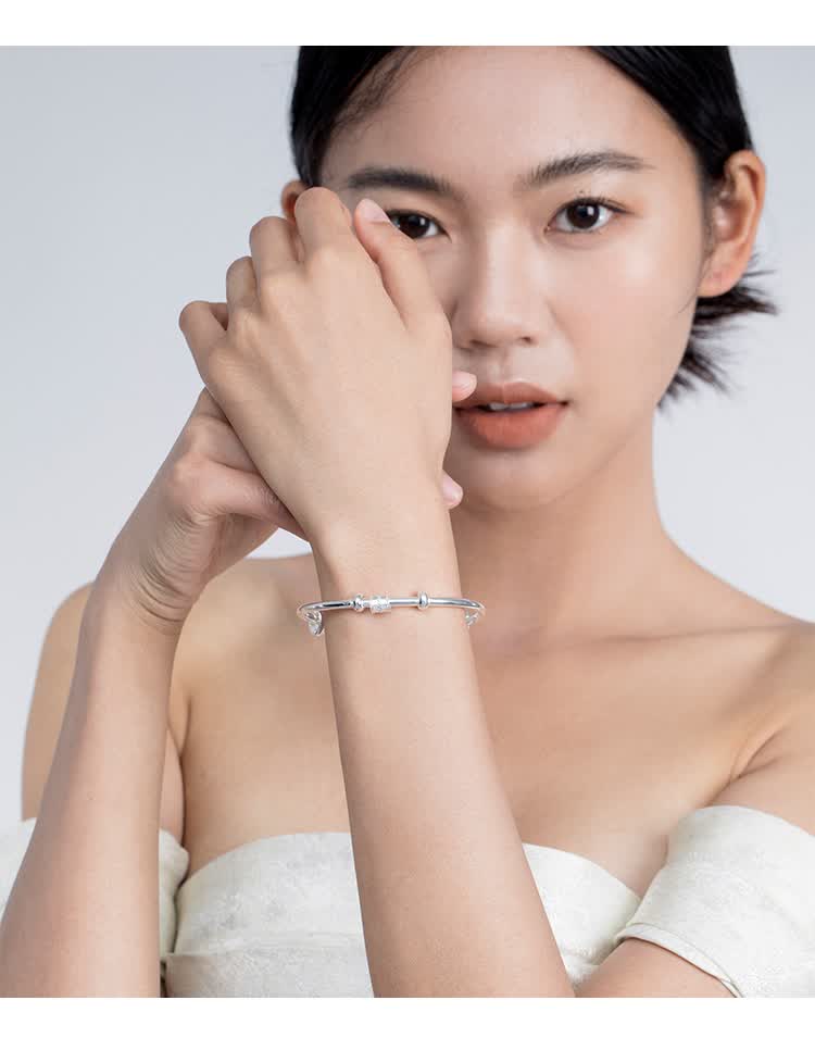 宝仕哲轻奢珠宝品牌小蛮腰银手镯女足银素圈银镯子经典手环手饰品520