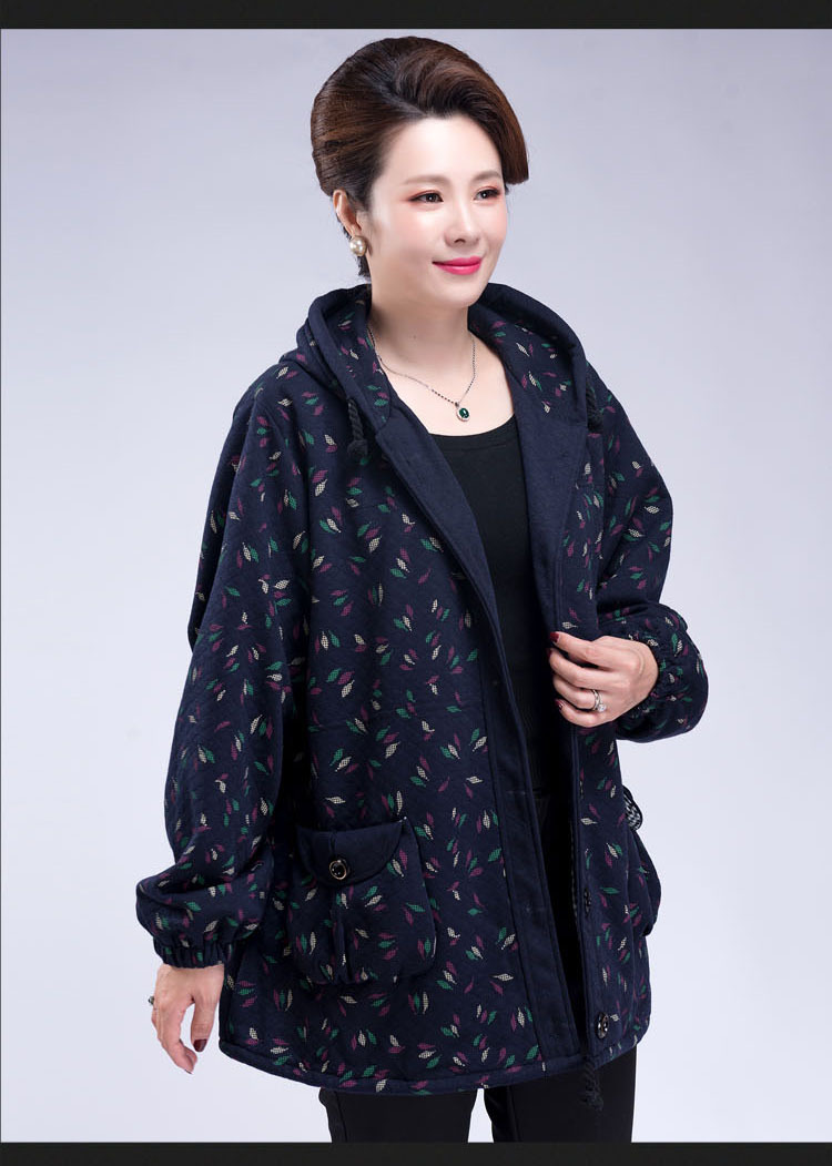 中老年女装风衣胖太太春秋季特大码中老年人加肥胖老太太加大码女200