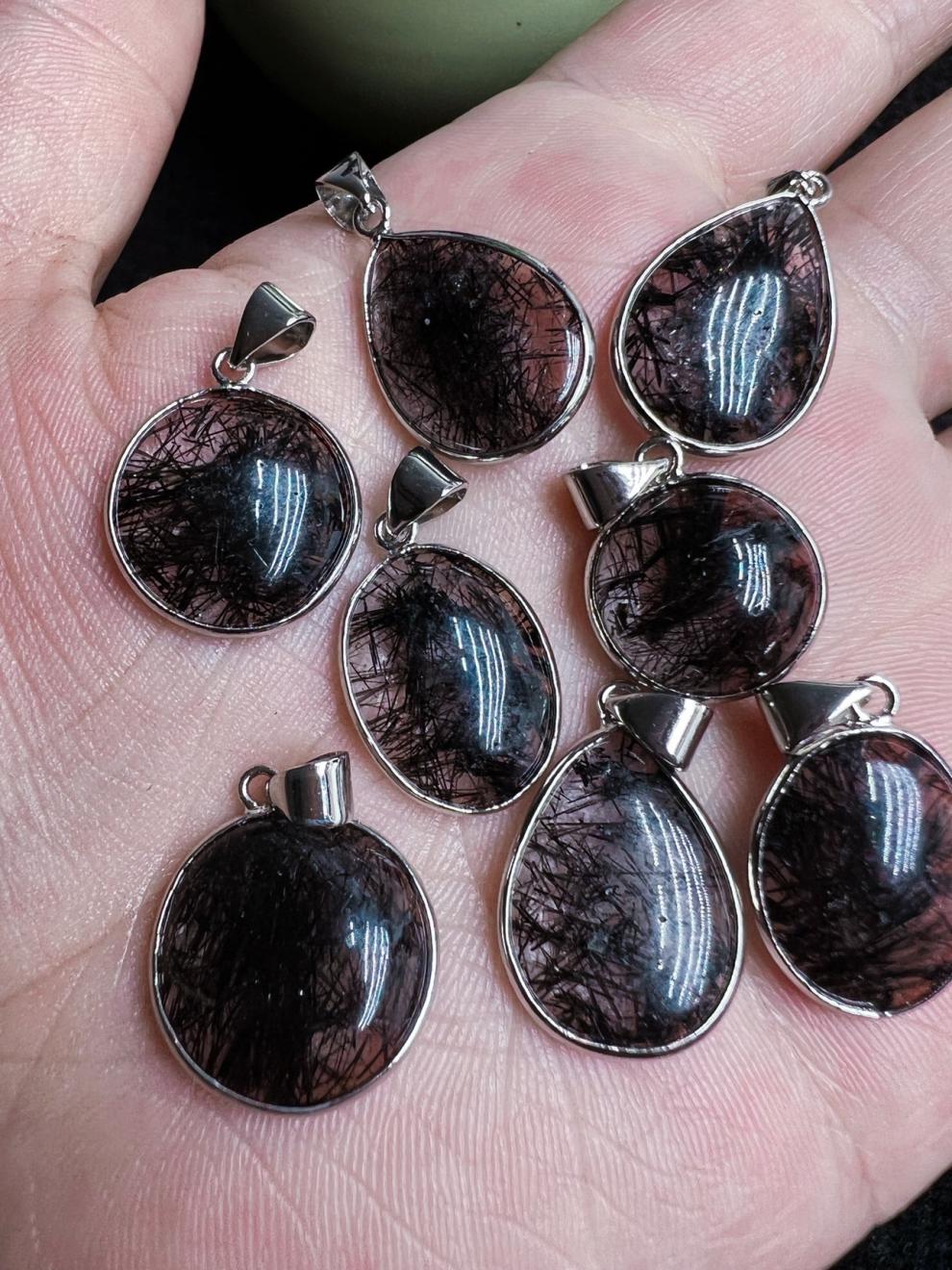 皓范儿黑发晶项链男士女士吊坠黑水晶小迷你锁骨精致百搭礼物随机 搭