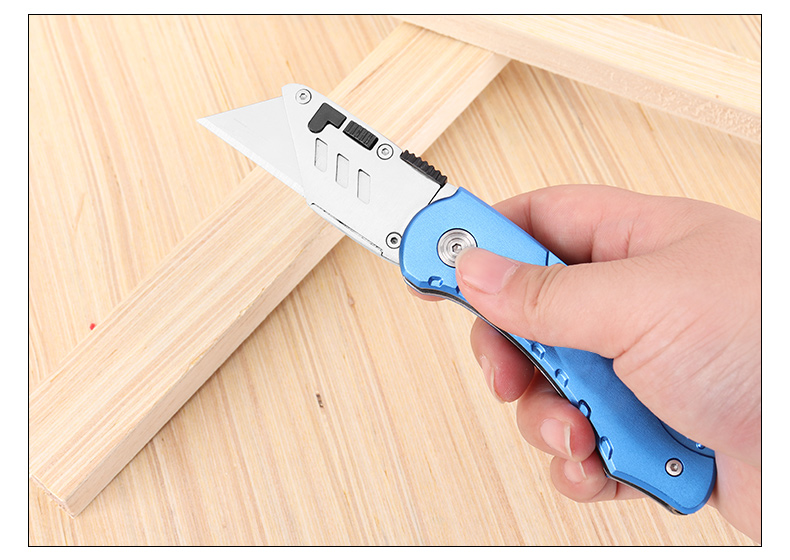 美工刀大号壁纸刀重型架不锈钢小号多功能裁纸刀刻刀小刀架013款60