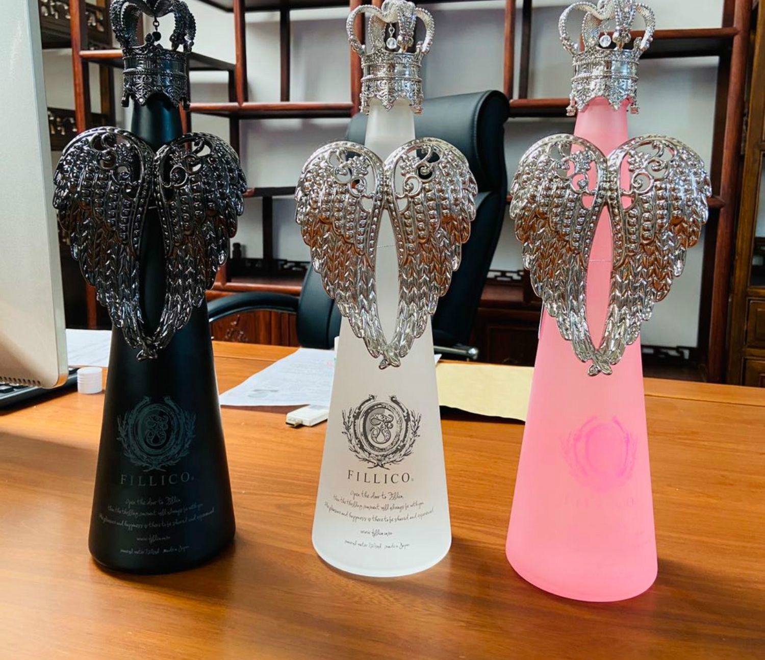 fillico日本神户矿泉水720ml施华洛晶雕饰菲丽高皇冠天使翅膀情人节