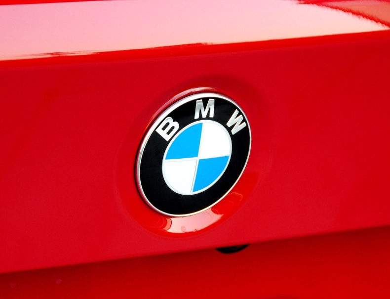 宝马前车标车头标机盖标bmw3系5系7系1系x1x3x6x5前后标尾 引擎盖车