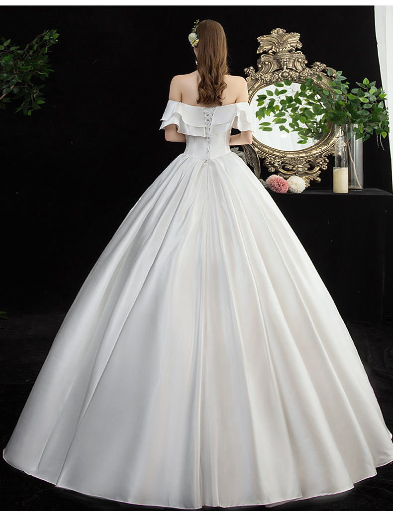 缎面婚纱法式轻婚纱2021新款简约大气一字肩气质大码2021赫本风新娘