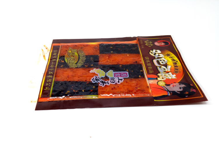 周小玲双色豆腐辣条22g60袋日本豆腐辣片80后童年怀旧零食新包装双色