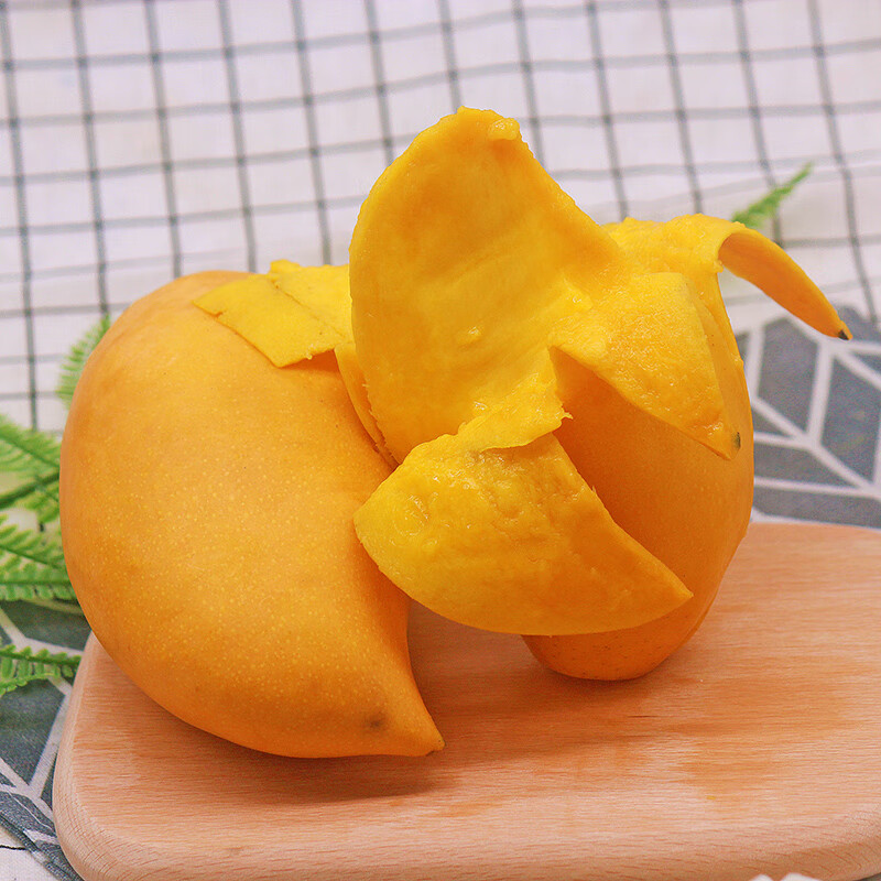 云南鹰嘴芒10斤当季大果现摘新鲜热带水果芒果甜心大