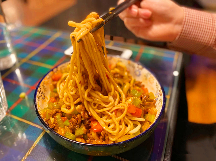 拉条子拌面拉面黄面条 新疆过油肉新大中农手工面方便面 500克高筋拉