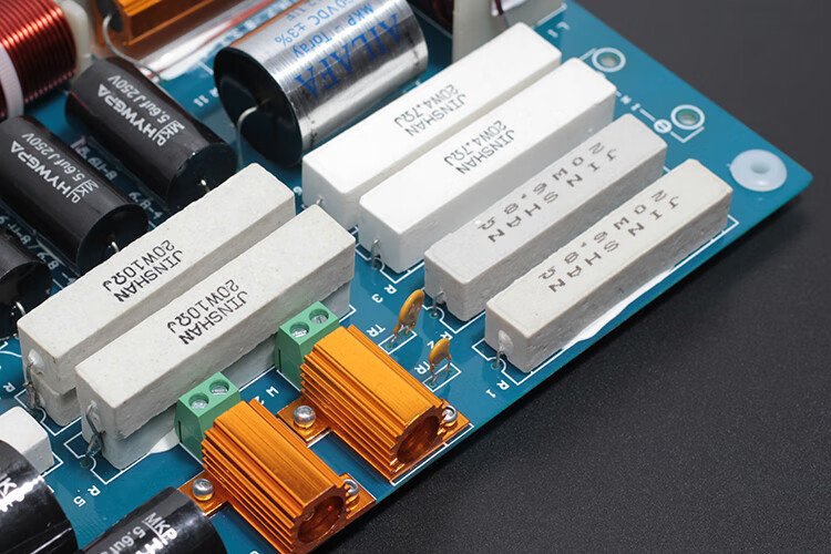 适用于厂价值销 三频平衡自然 频点准确 1215寸三分频器舞台音箱 三
