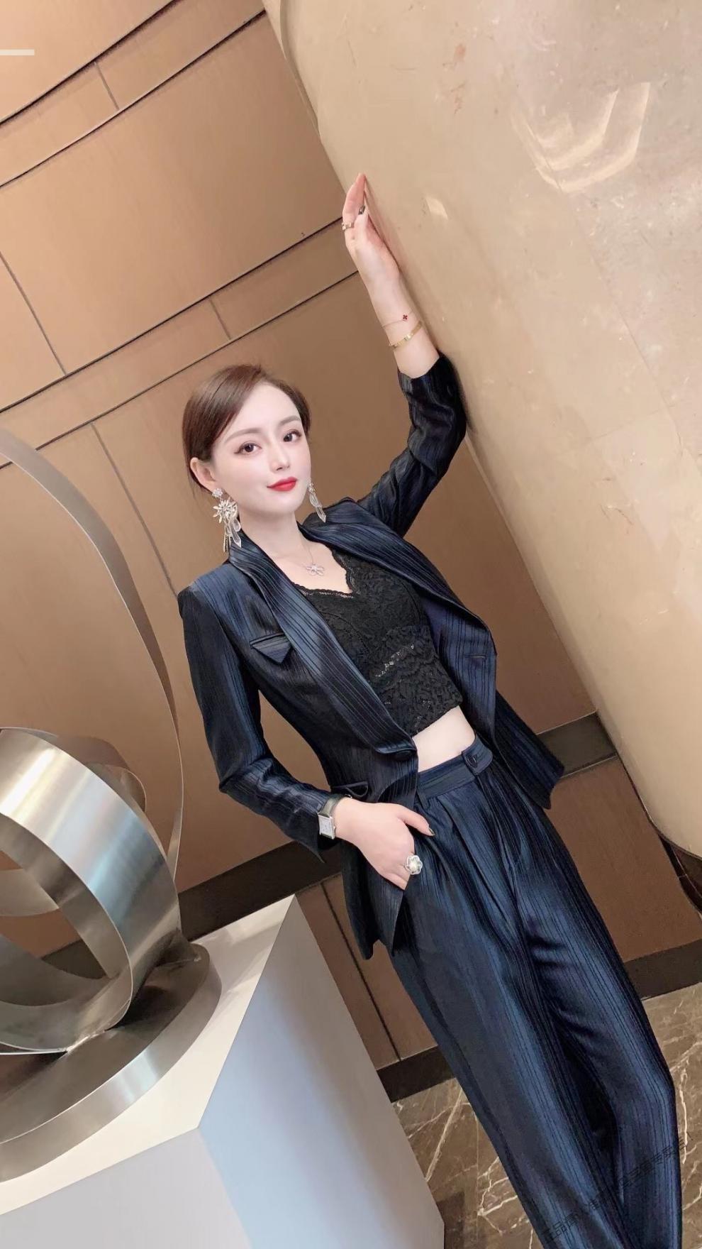 富贵鸟欧洲站名媛西服套装2021夏新款职业气质三醋酸真丝西装长裤两