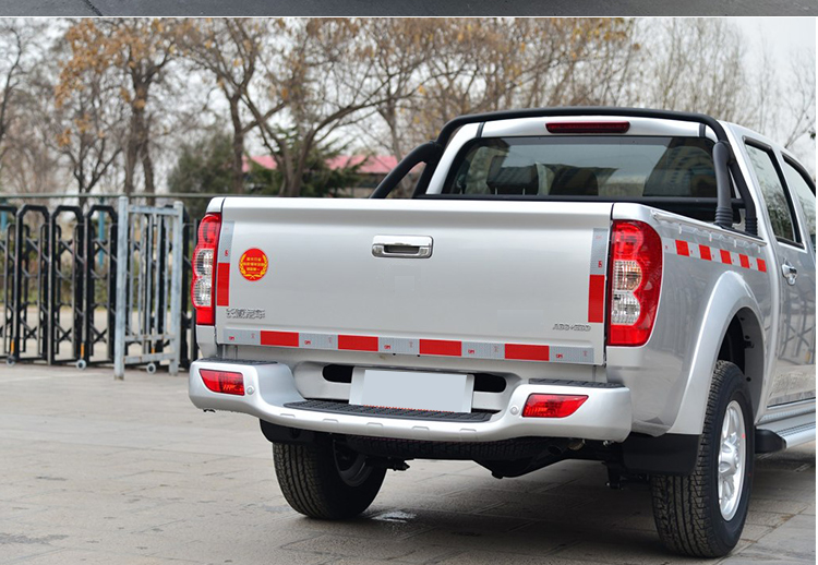 适用长城皮卡风骏3风骏5后保险杠后杠风骏5欧洲版全铁后杠踏板铁后杠