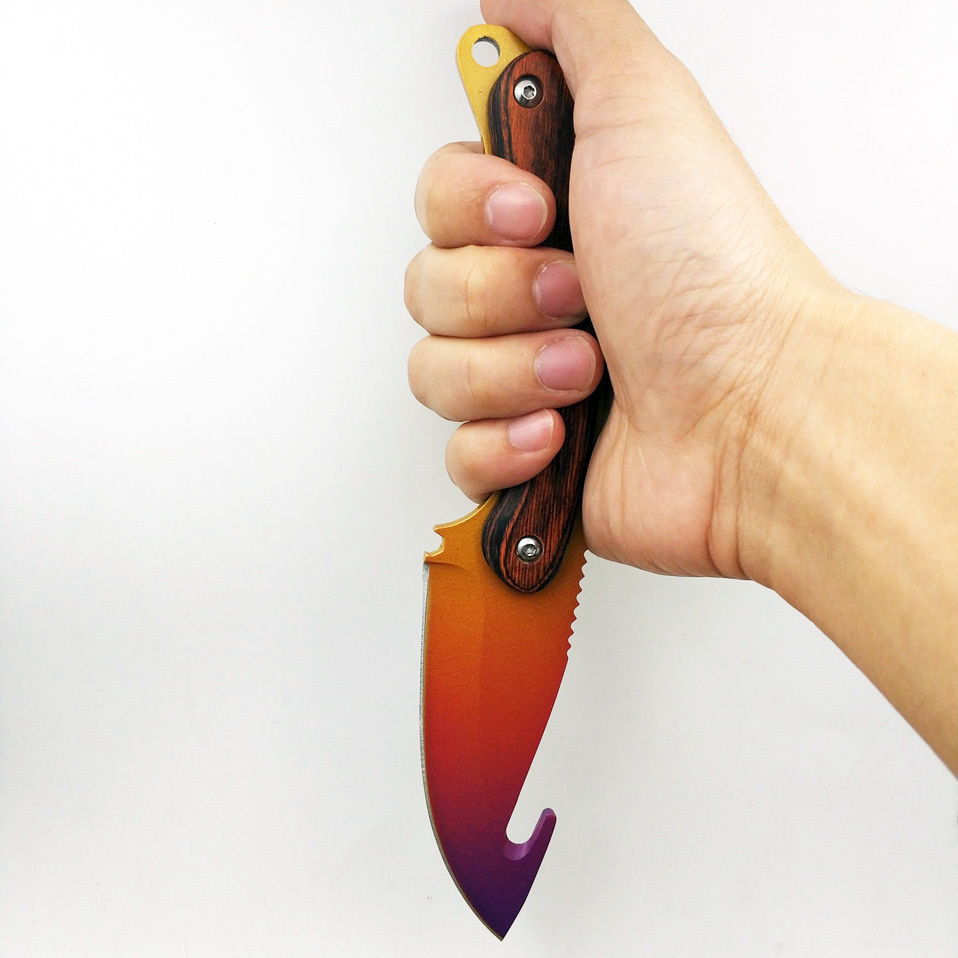 甄萌csgo csgo游戏穿肠刀户外求生野营便携钢制高硬度一体柄锋利小