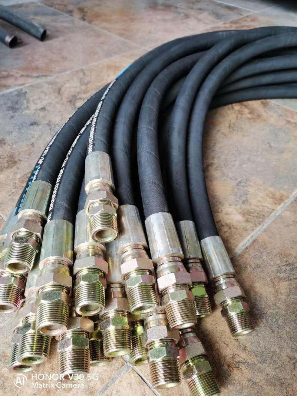 适用于空压机储气罐连接管螺杆机4分6分1寸空压机油管耐高温高压胶管4