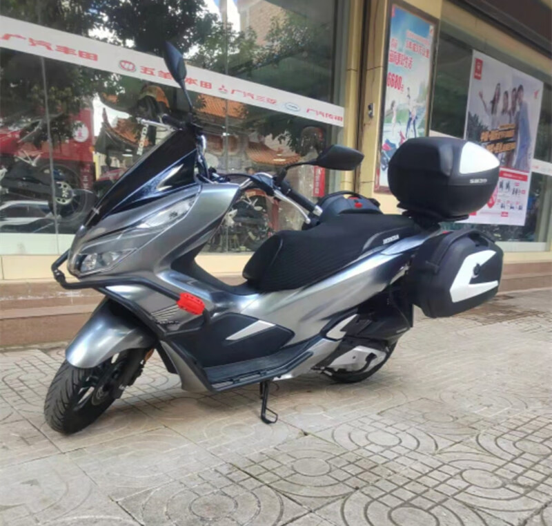 适用五羊本田pcx150边箱pcx160侧箱尾箱保险杠后备箱三箱尾架改装白箱