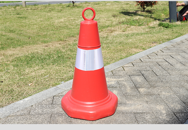 欧汉塑料路锥警戒桩桶安全四方锥pu橡胶公路施工反光路锥拦路交通设68