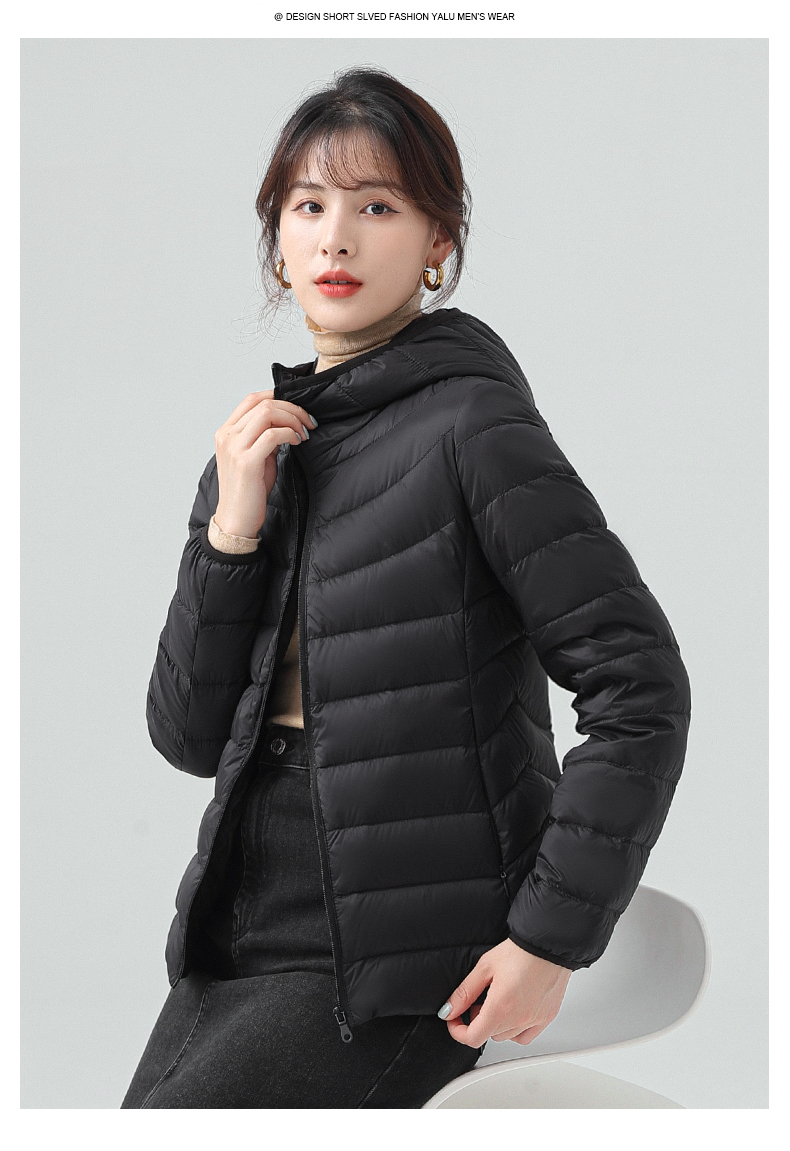 雅鹿轻薄羽绒服女短款2021年新款白鸭绒轻便外套女冬季潮sd极夜黑170