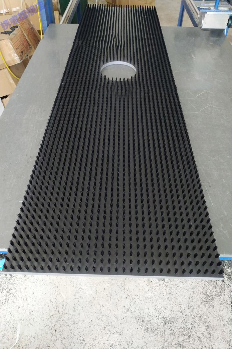 鹿扬 数控冲床pvc板刷钣金物料缓冲工作台面毛刷板平台减震尼龙平板刷