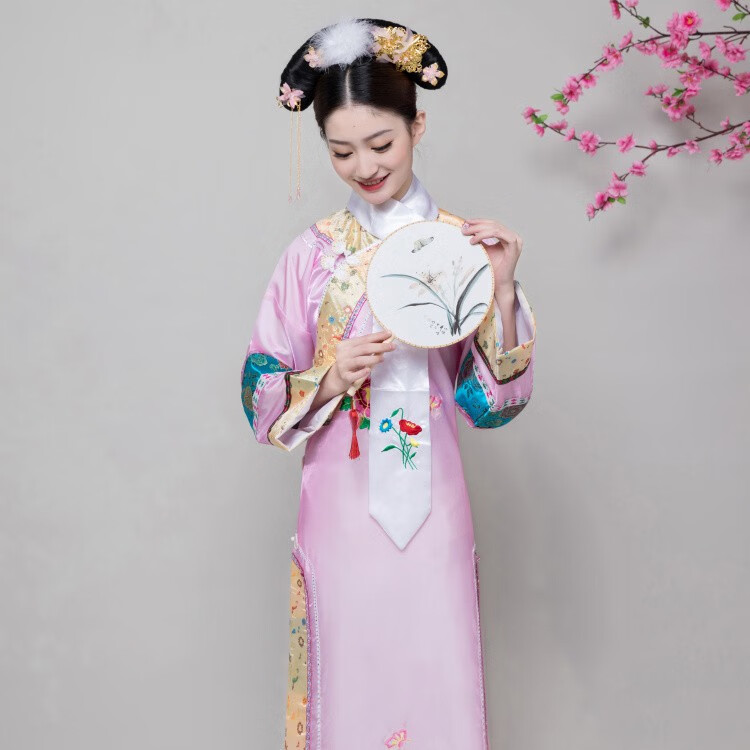 伊必圣清朝服装女古装还珠格格旗服公主宫皇后甄嬛传服饰旗袍大码宫廷