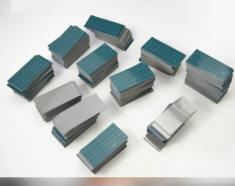 导热垫莱尔德700导热硅胶片硅脂垫片显存m2南桥笔记本散热绝缘垫片