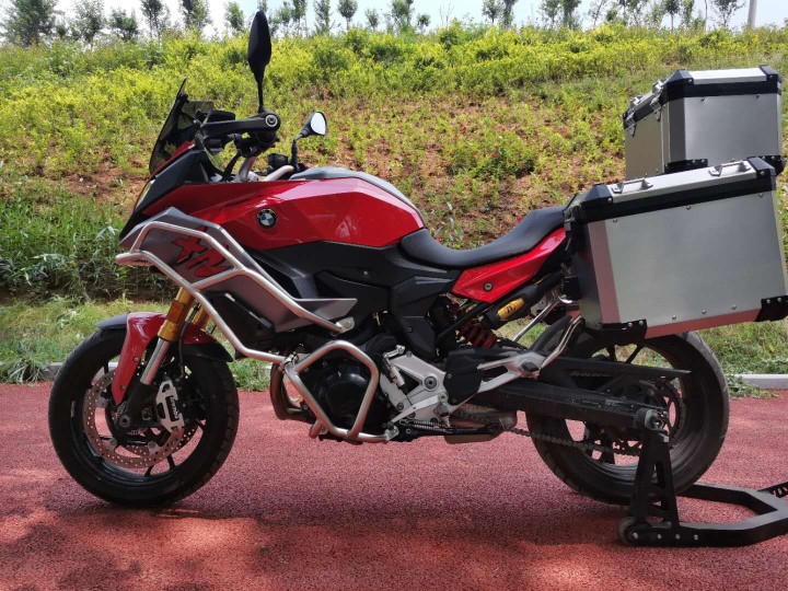 适用bmw宝马f900xr边箱三箱尾箱改装保险杠护杠铝合金银色不锈钢护杠