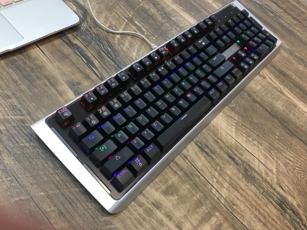 赛德斯真机械键盘烽影星月rgb月刃彩色键盘粉色白色黑轴红轴 dk150