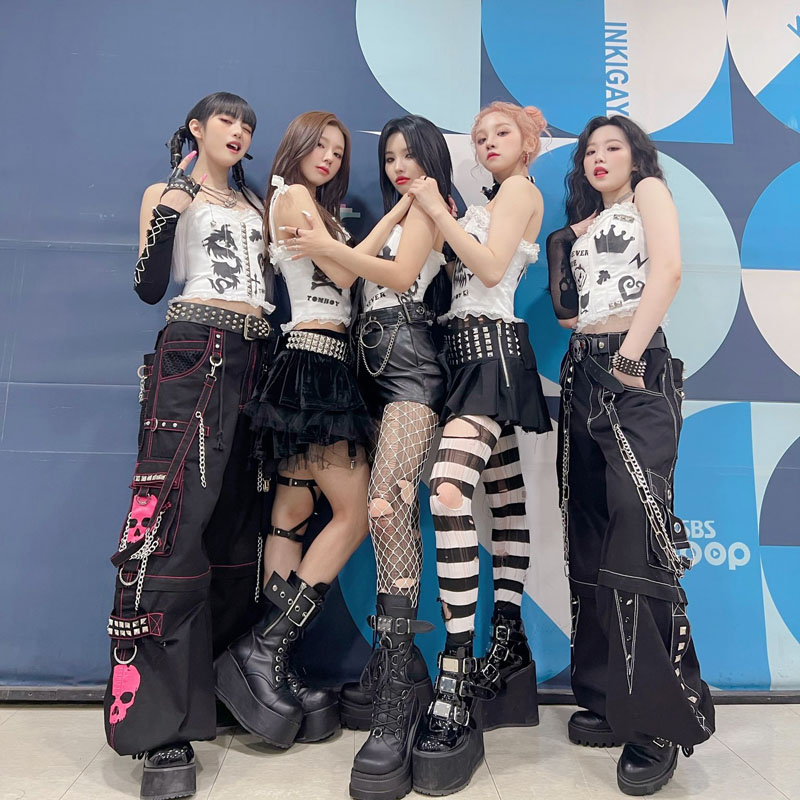 女团演出服韩女团gidle tomboy 同款打歌服宋雨琦 minnie 演出服爵士